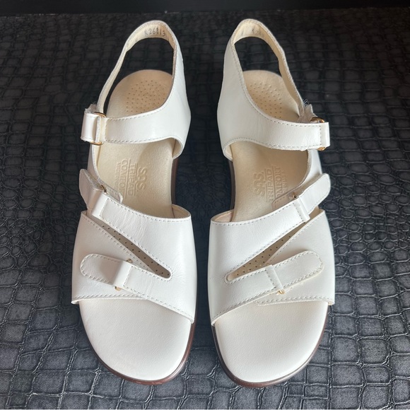 SAS Shoes - SAS women’s Shoes SAS Tripad Comfort White Sandals Velcro Size 7| Color: White